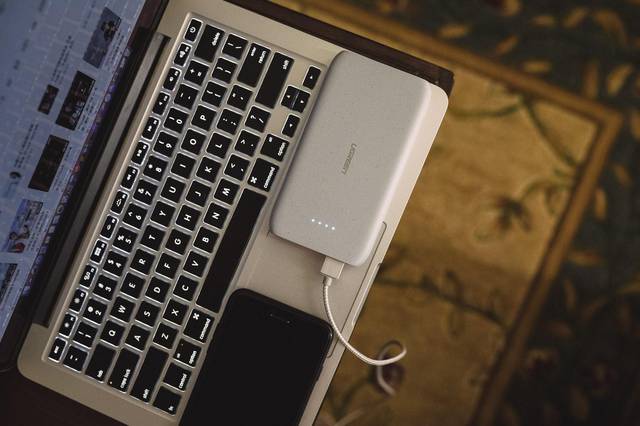 试用评测丨玩出手感的allbet10000毫安鹅卵石充电宝