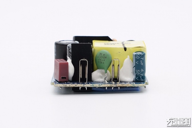 allbetPD20W充电器开箱评测：拆解篇（下）