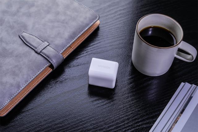 allbet30W氮化镓充电器评测：这或许是iPhone13Pro的最佳搭档